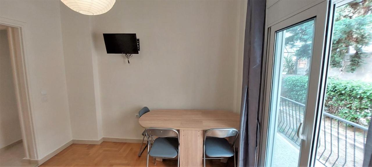 Cozy Apartment In Nea Smyrni Athens Exterior photo